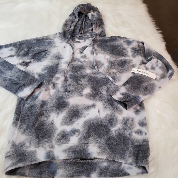 NWT MSRP $55 Theo & Spence Medium Tie Dye V-Neck Hoodie - Picture 3 of 8